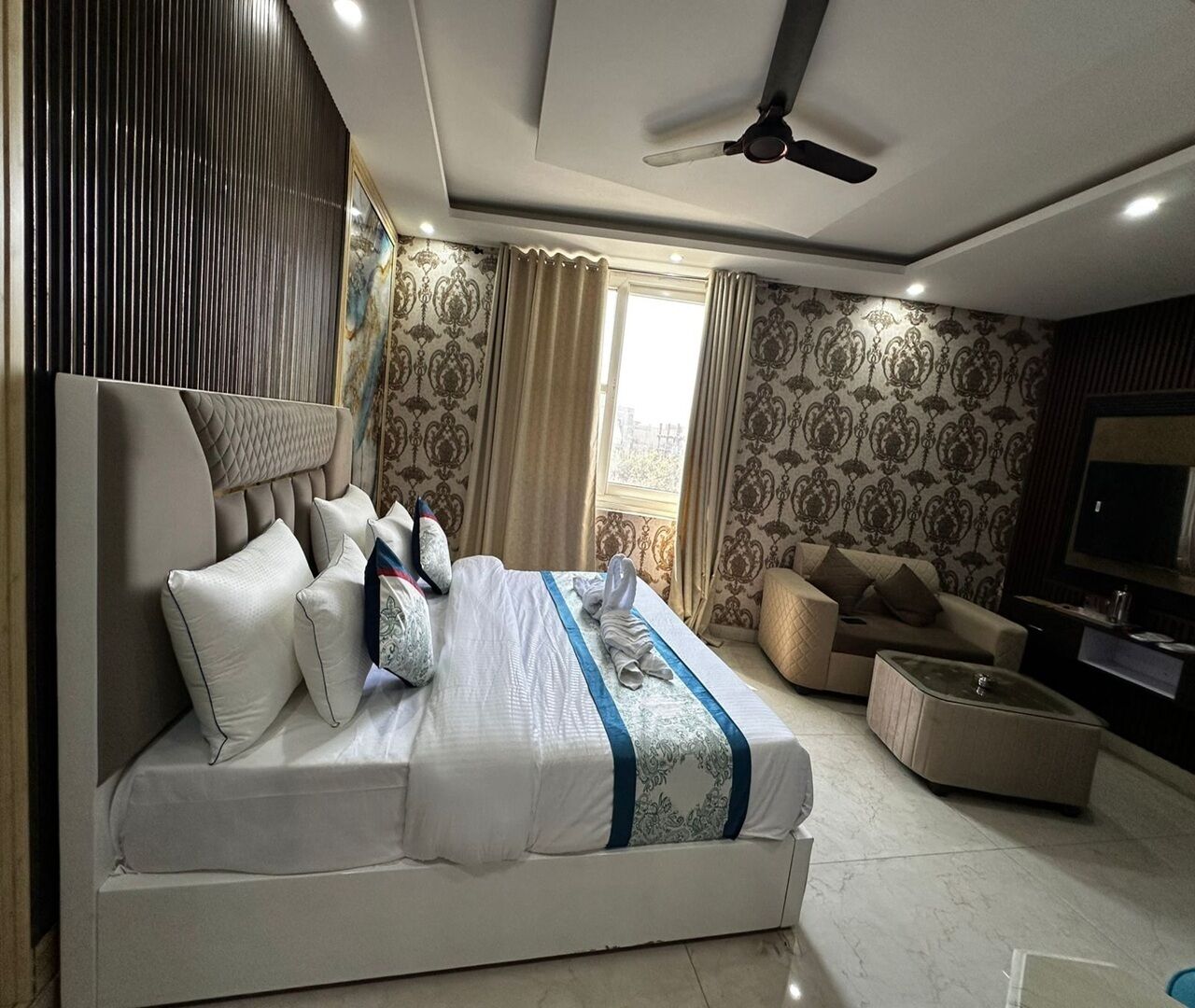 Signature Room | Free WiFi