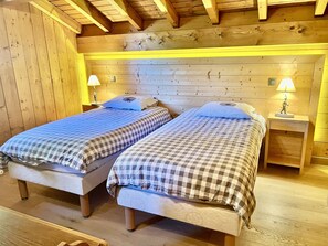 Free WiFi - Modern Family Chalet in Les Gets - 5 Br, Pets Allowed, Parking, Wi-Fi (Les Gets)
