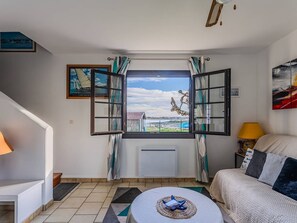 TV - Charming House in La Teste - 2 Bed, Terrace, Wi-Fi (La Teste-de-Buch)