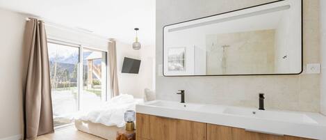 2 bedrooms, free WiFi