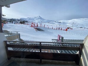 Snow and ski sports - Studio with balcony, free parking, near slopes (Arette)
