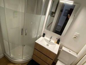Bathroom - Studio with balcony, free parking, near slopes (Arette)