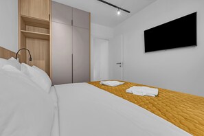 Strykejern/-brett, internettilgang og sengetøy