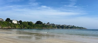 Appartement familial avec vue sur mer imprenable! Tennis et Plage a 50m.