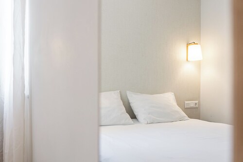 Lisbon Oriente Apts by Olala Homes 