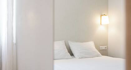 Lisbon Oriente Apts by Olala Homes