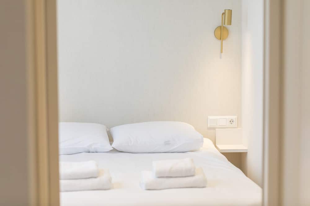 Lisbon Oriente Apts by Olala Homes