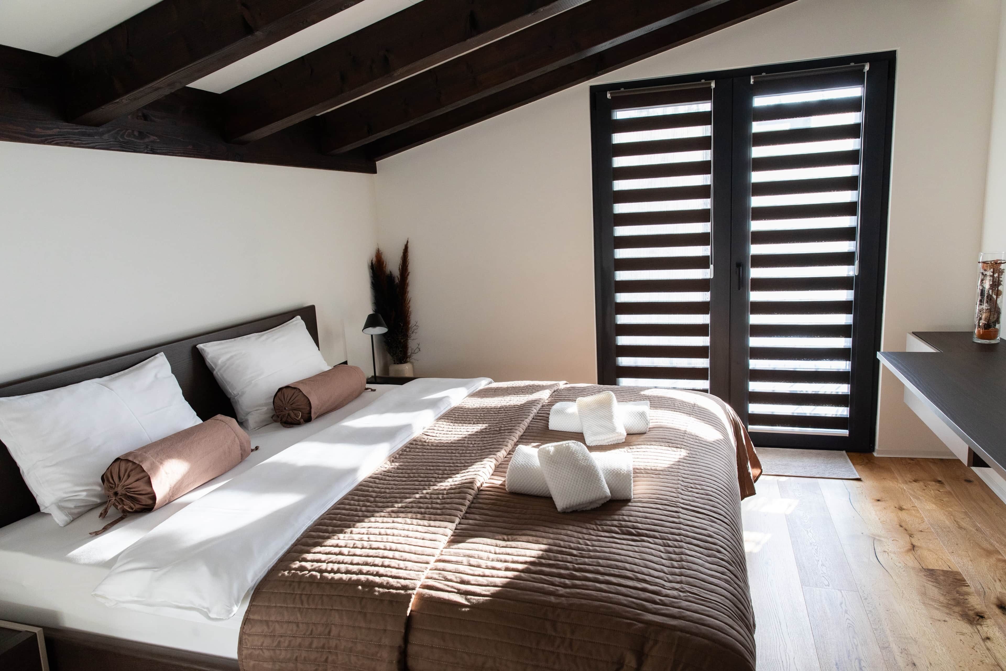 5 chambres, fer et planche à repasser, Wi-Fi gratuit, draps fournis