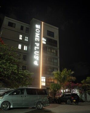 Exterior - Comfortable studio apartment in prime Masaki location (Dar es Salaam)
