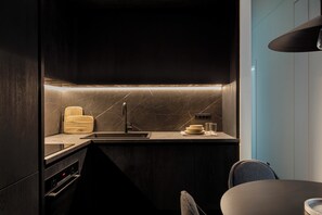 Kühlschrank, Ofen, Herdplatte, Geschirrspüler