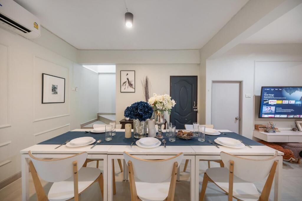 House, Balcony | Dining