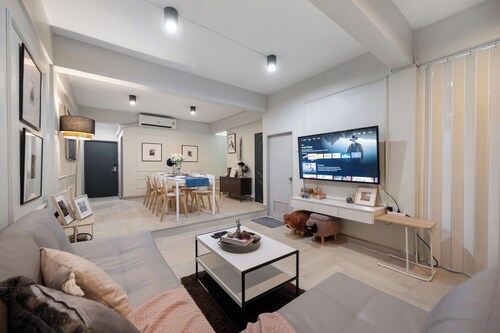 FunnD Mrt lat phrao 5Beds NetflixYouTube