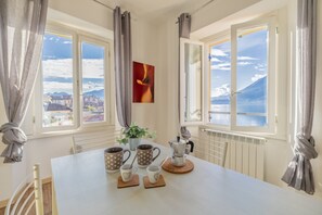 Dining - Breathtaking Lake View by Varenna Holidays (Varenna)