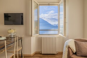 TV - Stunning View by Varenna Holidays (Varenna)