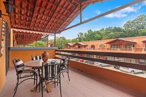 Outdoor dining - Plaza Colonial Second Floor One Bedroom Unit (Playas Del Coco)