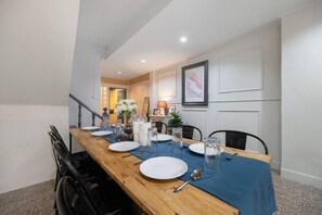 House | Dining - FunnD Bts Onnut 5Beds NetflixYouTube (Bangkok)