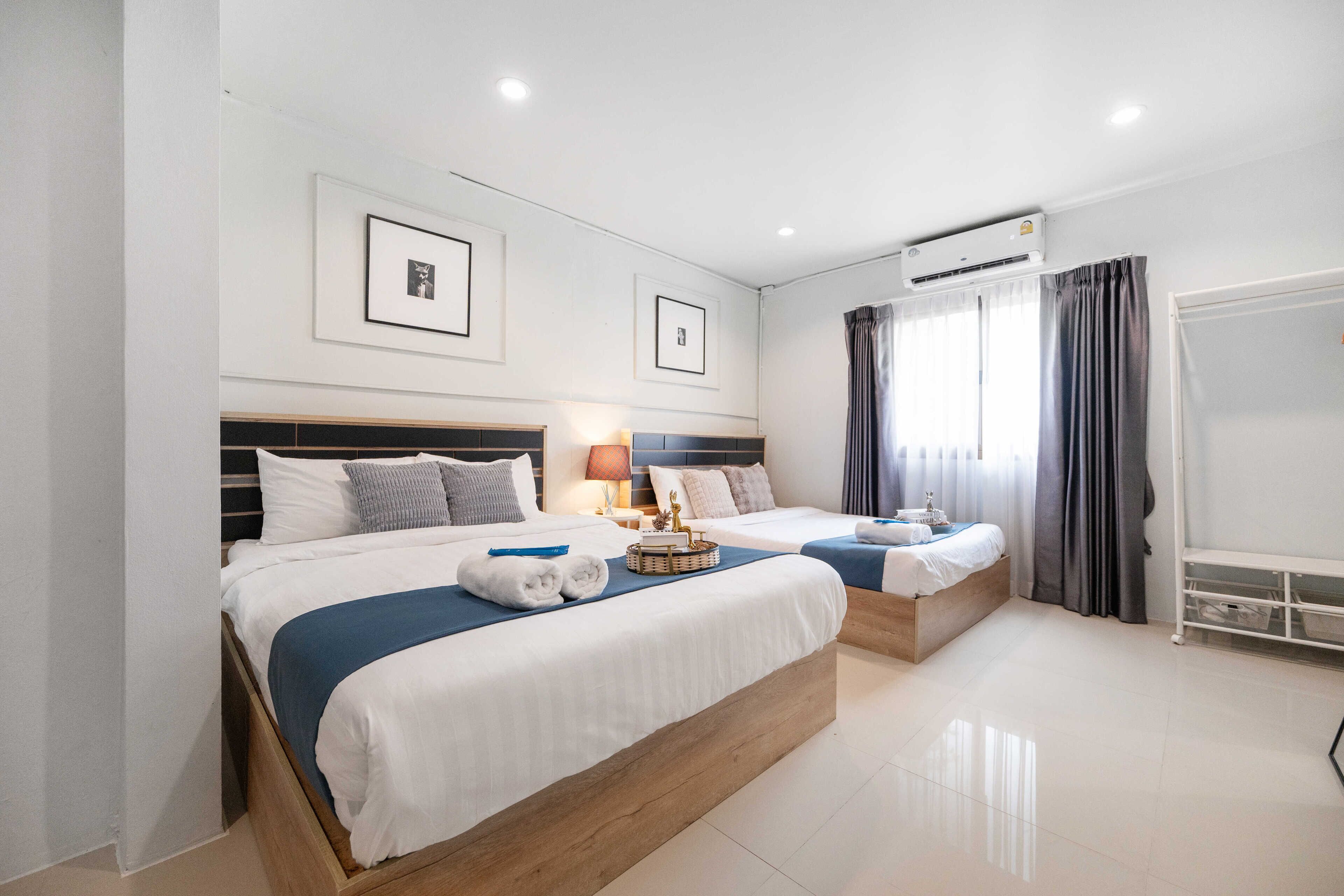 House | Iron/ironing board, free WiFi