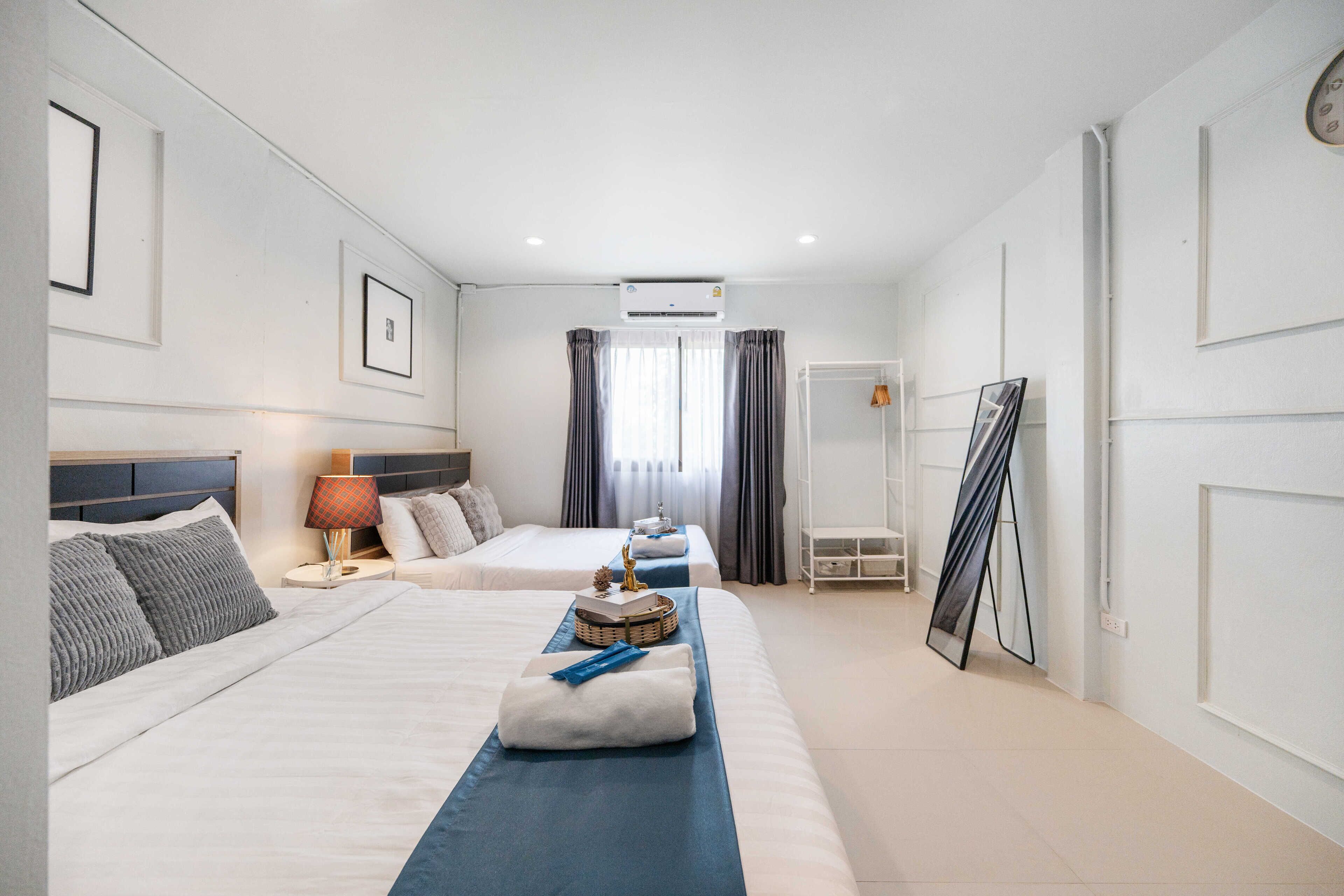 House | Iron/ironing board, free WiFi