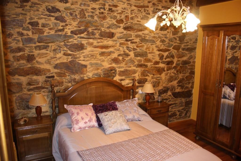 Iron/ironing board, free WiFi