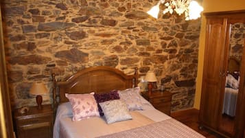 Iron/ironing board, free WiFi