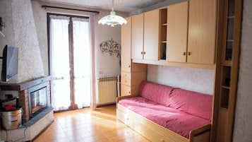 Apartment, Balcony | Living area