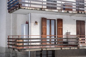 Apartment, Balcony | Property grounds - Casa Eleonora (Zogno)