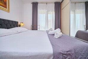 2 間睡房、書桌、熨斗/熨衫板、上網
