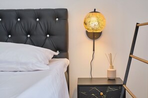 2 chambres, bureau, fer et planche à repasser, accès à Internet