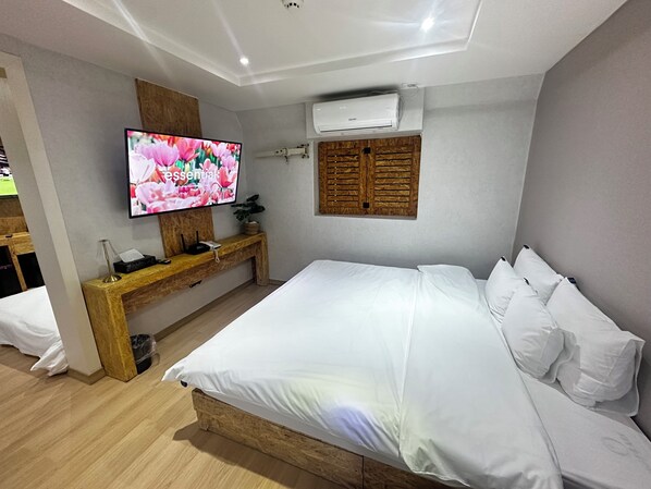 Habitación familiar con 1 cama matrimonial o 2 individuales | Wifi gratis 