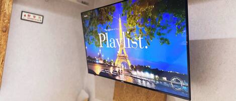 Deluxe Room | Free WiFi