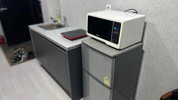 Family Studio Suite | Private kitchen