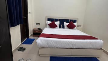 Safe på rommet, skrivebord, skrivebord for bærbar PC og lydisolert