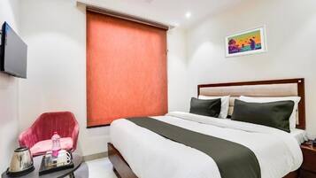 In-room safe, desk, laptop workspace, soundproofing