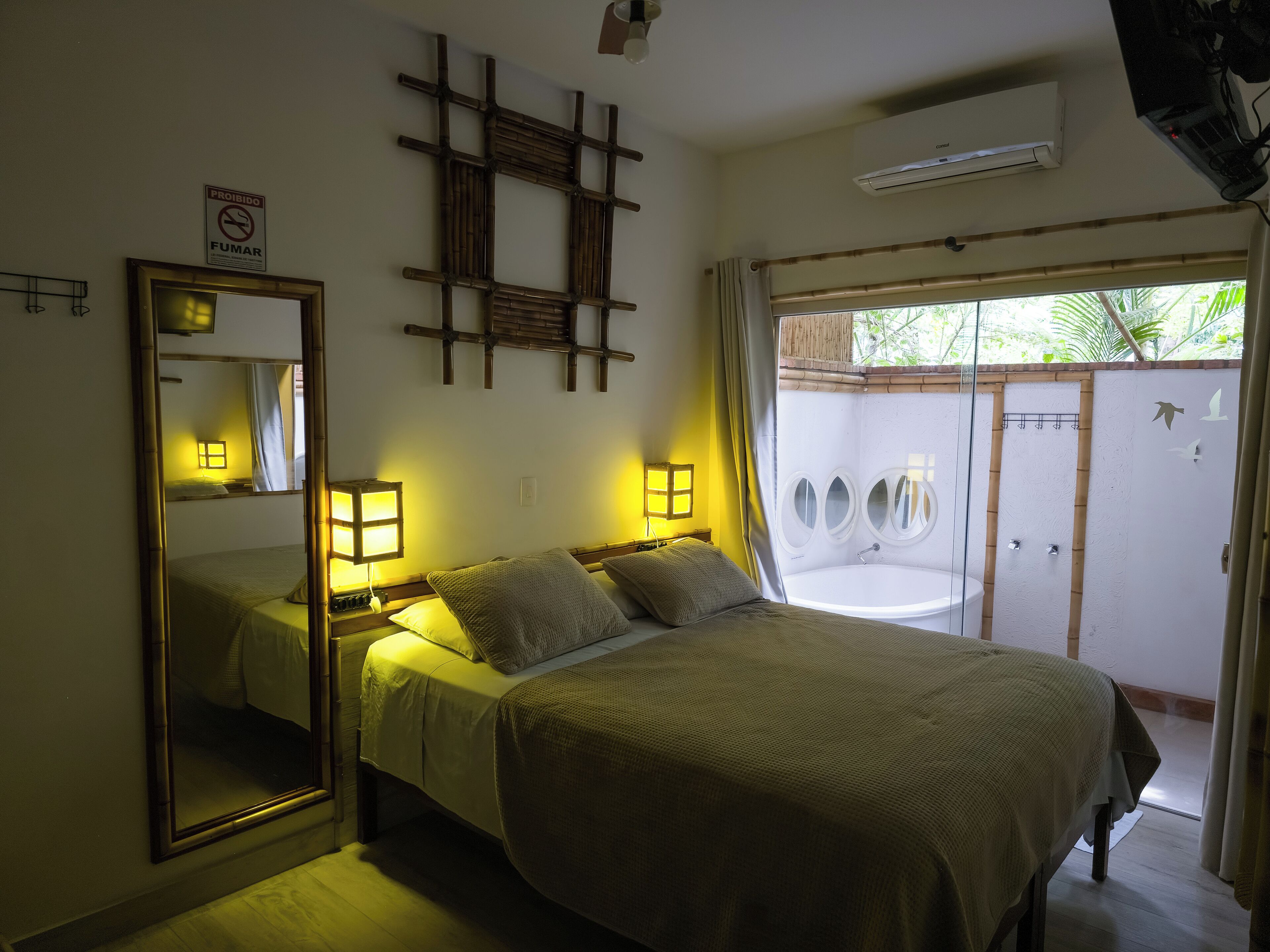 Phòng Suite tiện nghi đơn giản, bồn tắm nước nóng, tầng trệt | Bộ đồ giường kháng dị ứng, trang trí khác biệt 