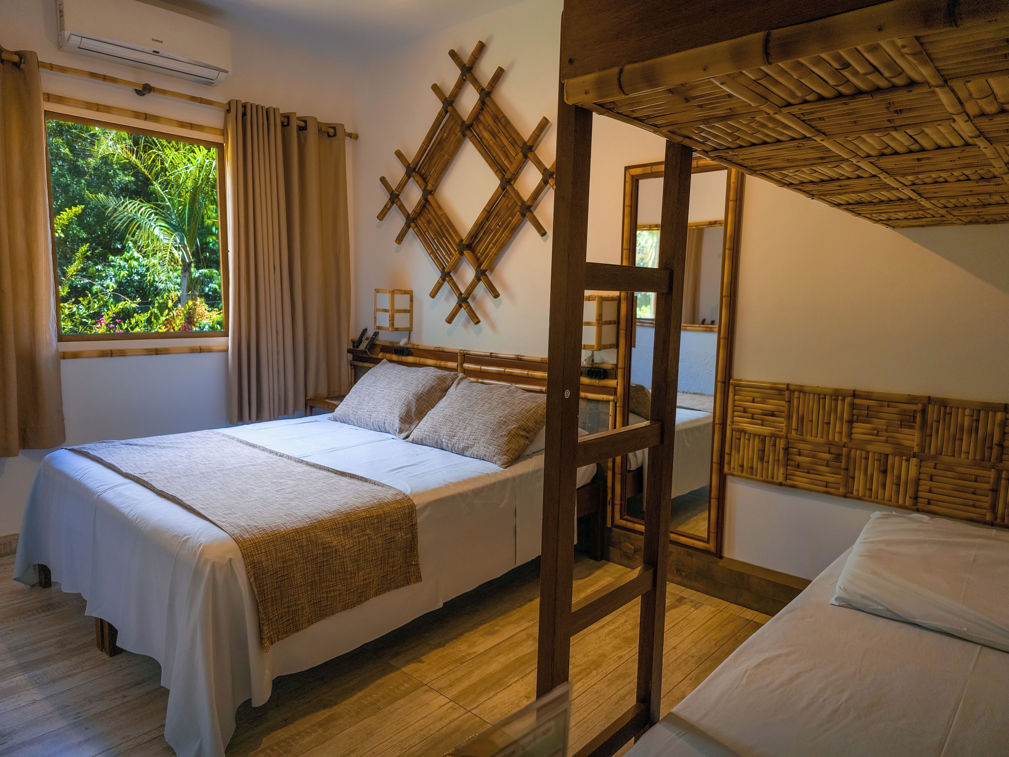 Phòng Suite Superior, nhiều giường, máy điều hòa, quang cảnh công viên | Bộ đồ giường kháng dị ứng, trang trí khác biệt 