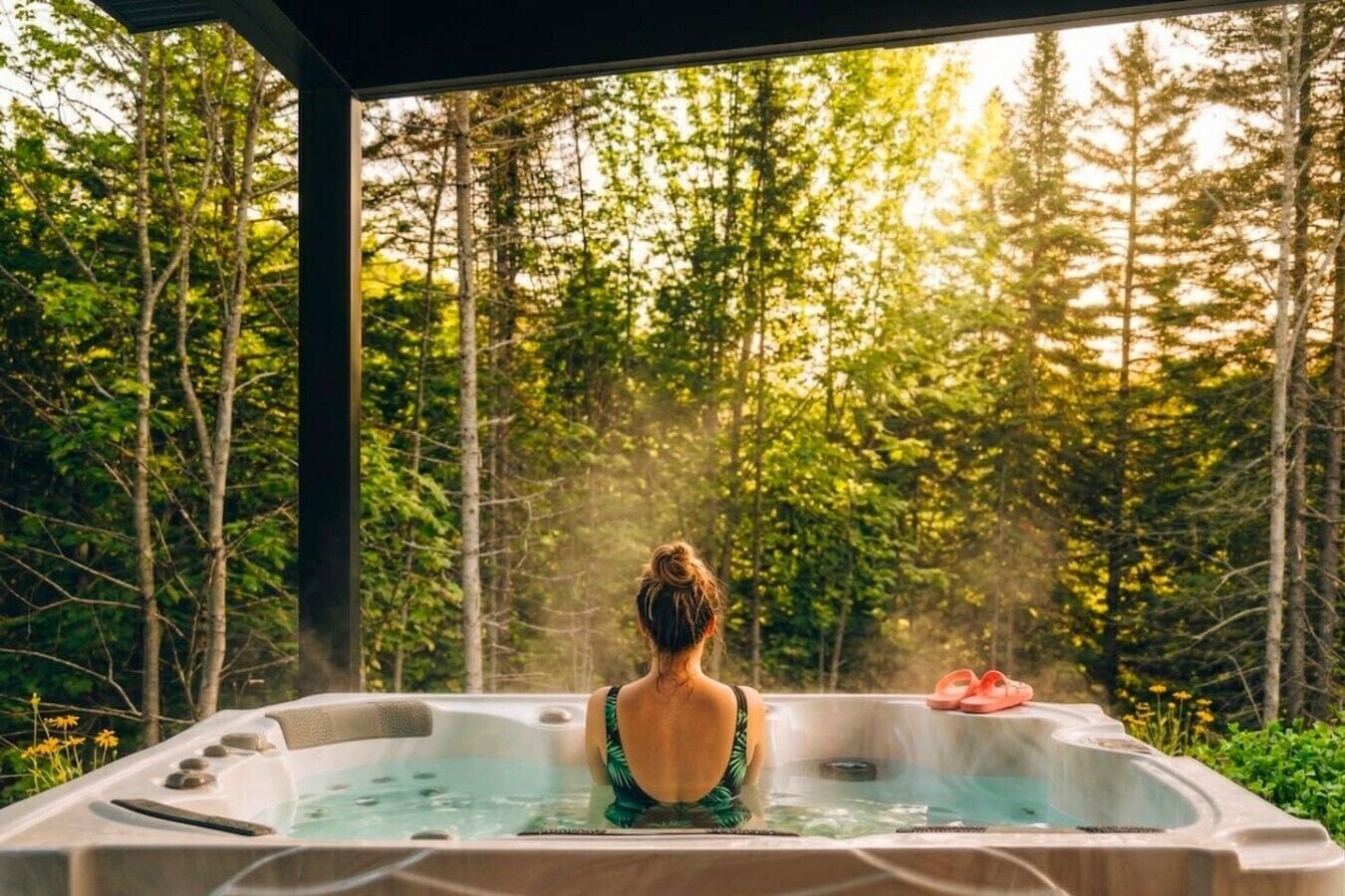 Outdoor spa tub