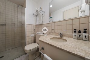 Apartamento, vista para a cidade | Banheiro