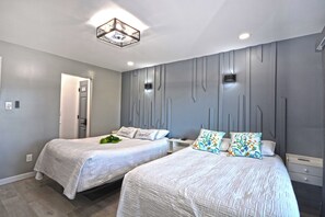 1 bedroom, WiFi, bed sheets - Beautiful totally remodel condo with a pool and steps to the beach. (Ocean City)