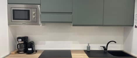 Chambre Confort Double ou avec lits jumeaux, balcon | Cuisine privée