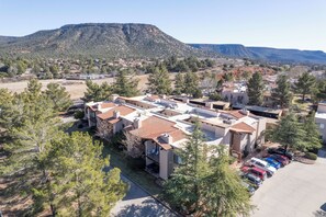 Exterior - Discover the Sedona Oak Creek Quiet Retreat, a cozy 2-bedroom condo in Village of Oak Creek. (Sedona)