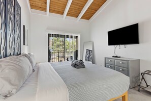 2 bedrooms, desk, iron/ironing board, free WiFi - Discover the Sedona Oak Creek Quiet Retreat, a cozy 2-bedroom condo in Village of Oak Creek. (Sedona)