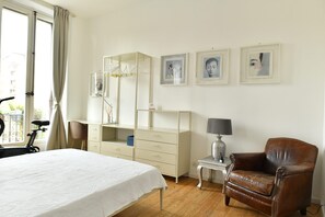 Strykjärn/strykbräda, internet och sängkläder