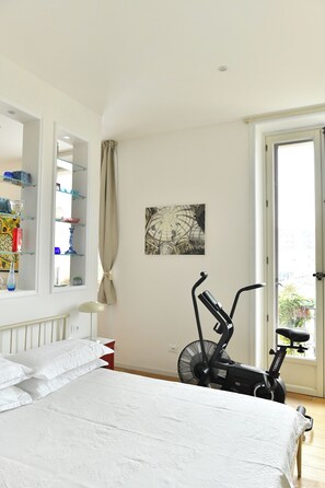 1 bedroom, iron/ironing board, Internet, bed sheets - Maison Duchamp - modern apartment in period house Milan (Milano)