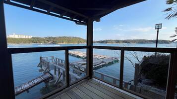 Room, Beach View | Interior