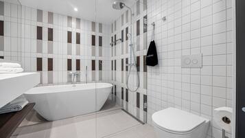 Habitación familiar, 1 cama matrimonial y sofá cama, para no fumadores | Baño