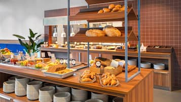 Free daily continental breakfast