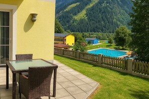 تناول الطعام بالخارج