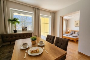 تناول الطعام