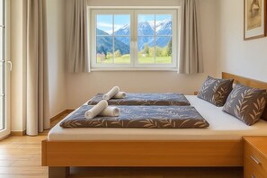 Iron/ironing board, WiFi, bed sheets - Apartment 2. (Flattach)