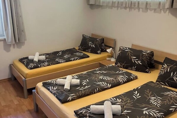 熨斗/熨衣板、WiFi、床单